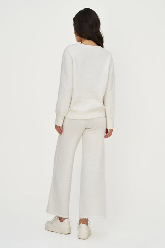 Women's Tinsel-Knit V-Neck Sweater with Long Sleeves