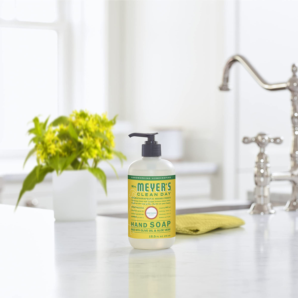 Mrs. Meyer's Hand Soap, Made with Essential Oils, Biodegradable Formula, Honeysuckle, 370 mL, 4 Pack ๐ All In One Marketplace Canada