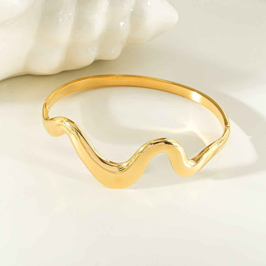 SEBASTIAN Gold: Artfully Curved Avant-Garde Abstract Bracelet