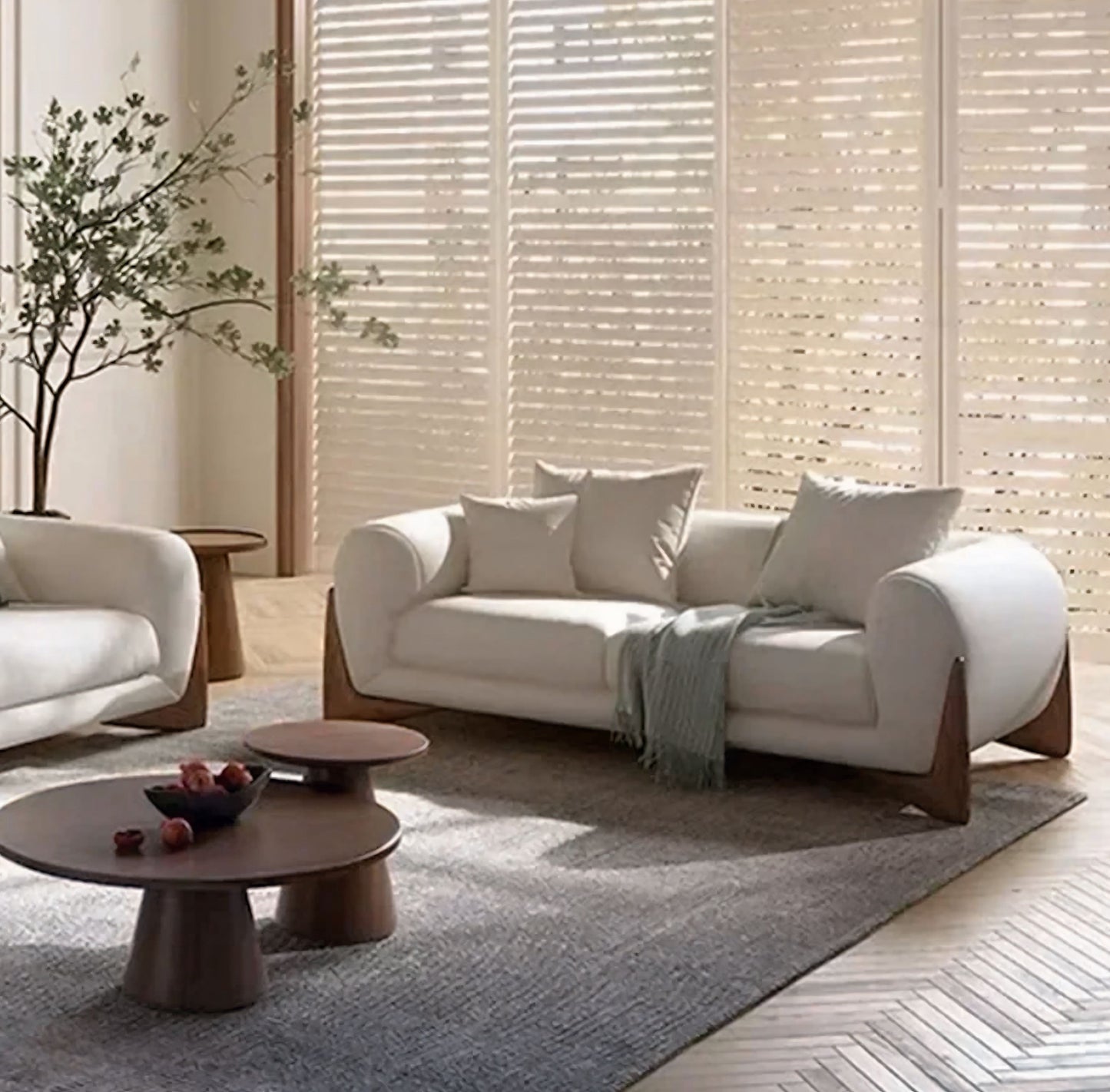 Mariko Sofa