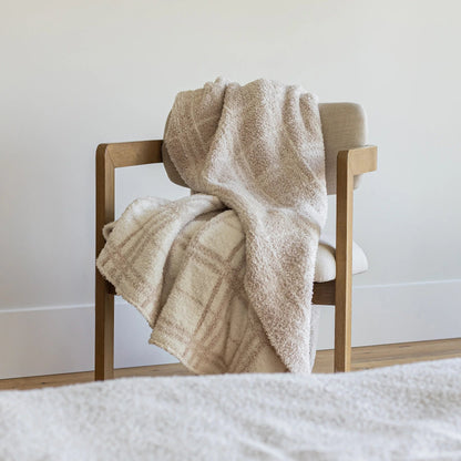Blushing Beige & White Plaid Print Überwurfdecke