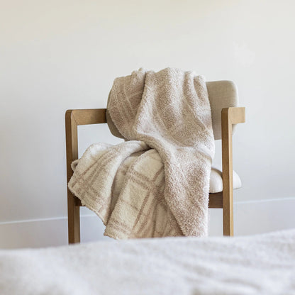 Blushing Beige & White Plaid Print Überwurfdecke