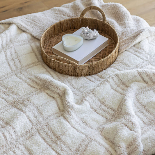 Blushing Beige & White Plaid Print Überwurfdecke