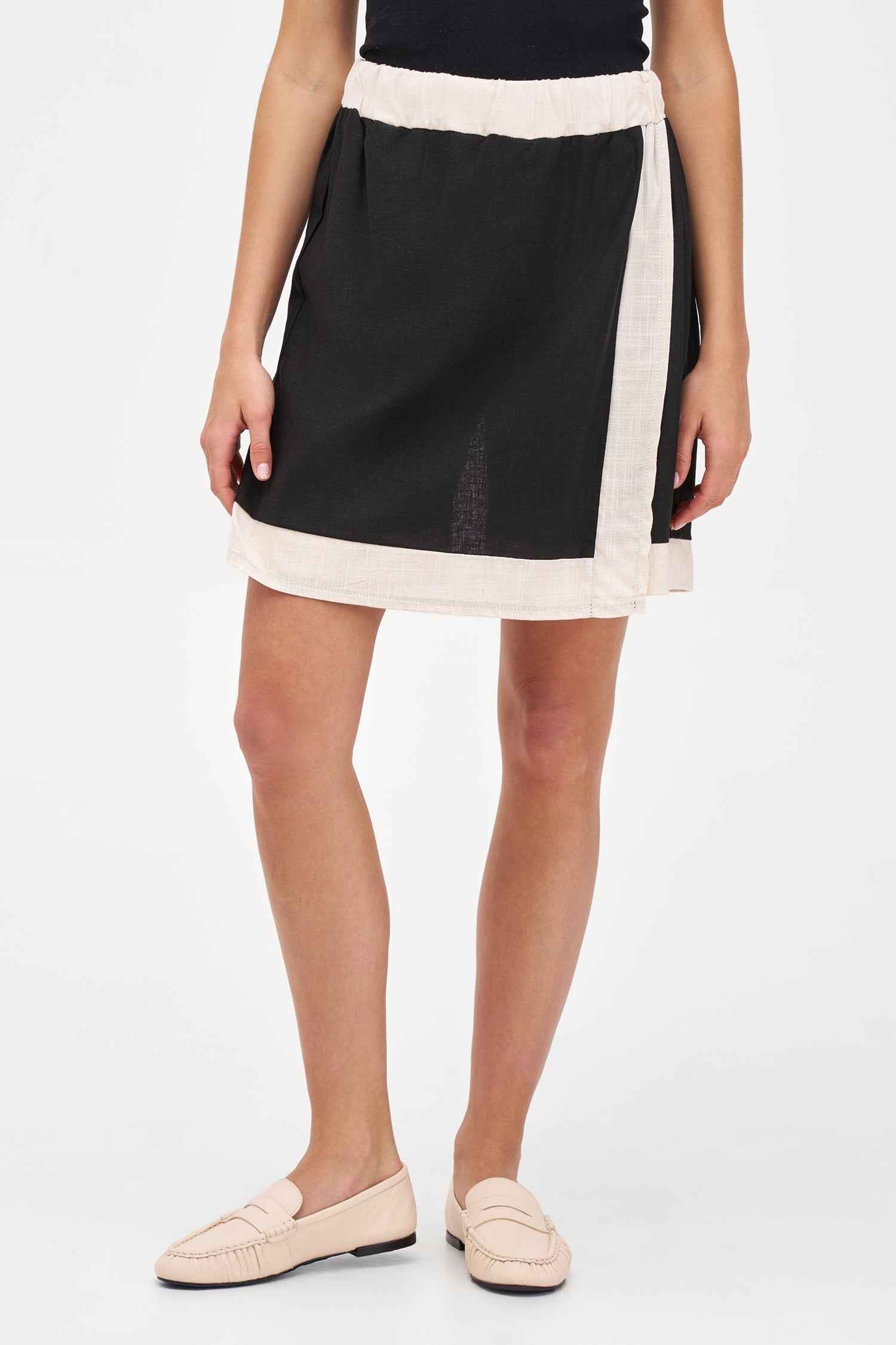Women's Woven Shorts
