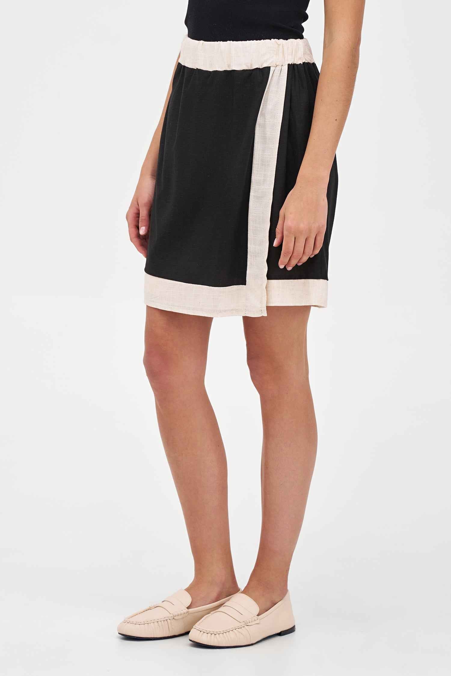 Women's Woven Shorts