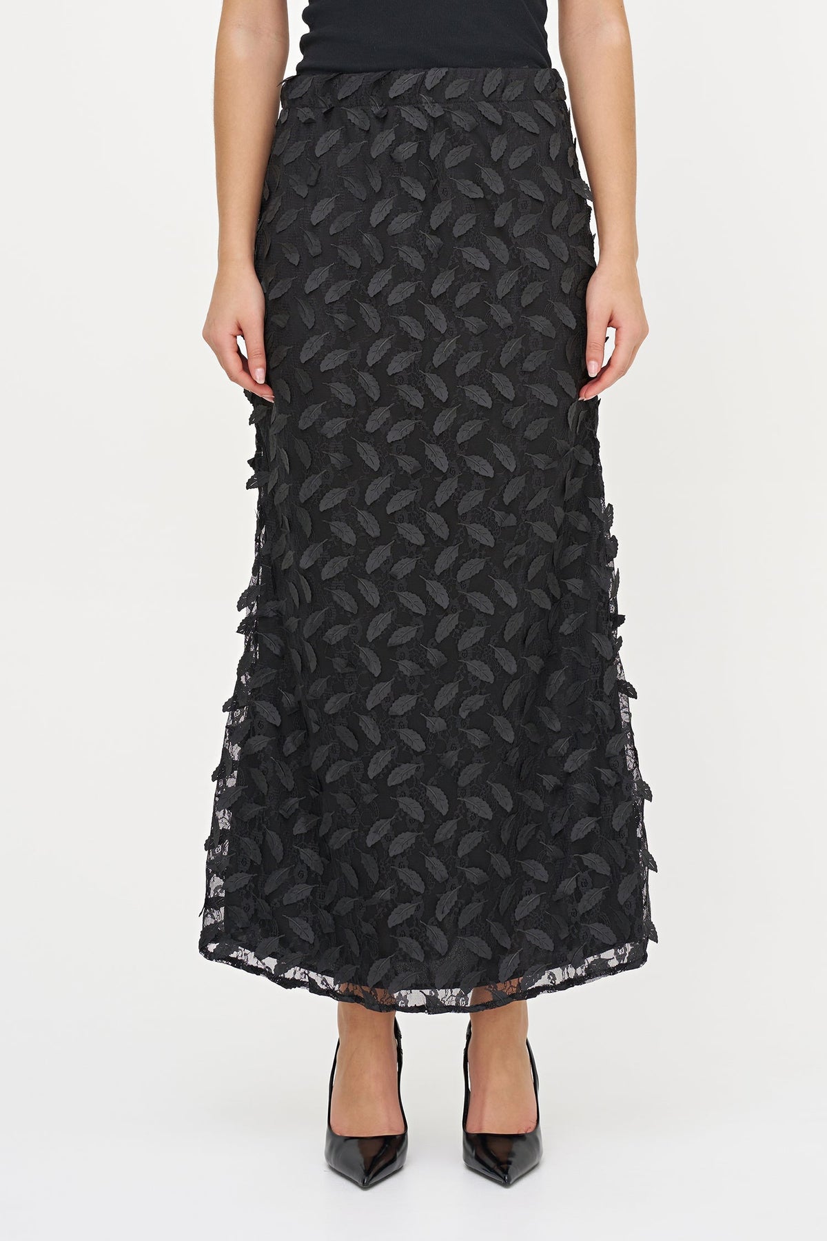 Women's Mesh Pull-On Floor-Length Tulip Skirt with Feather Details