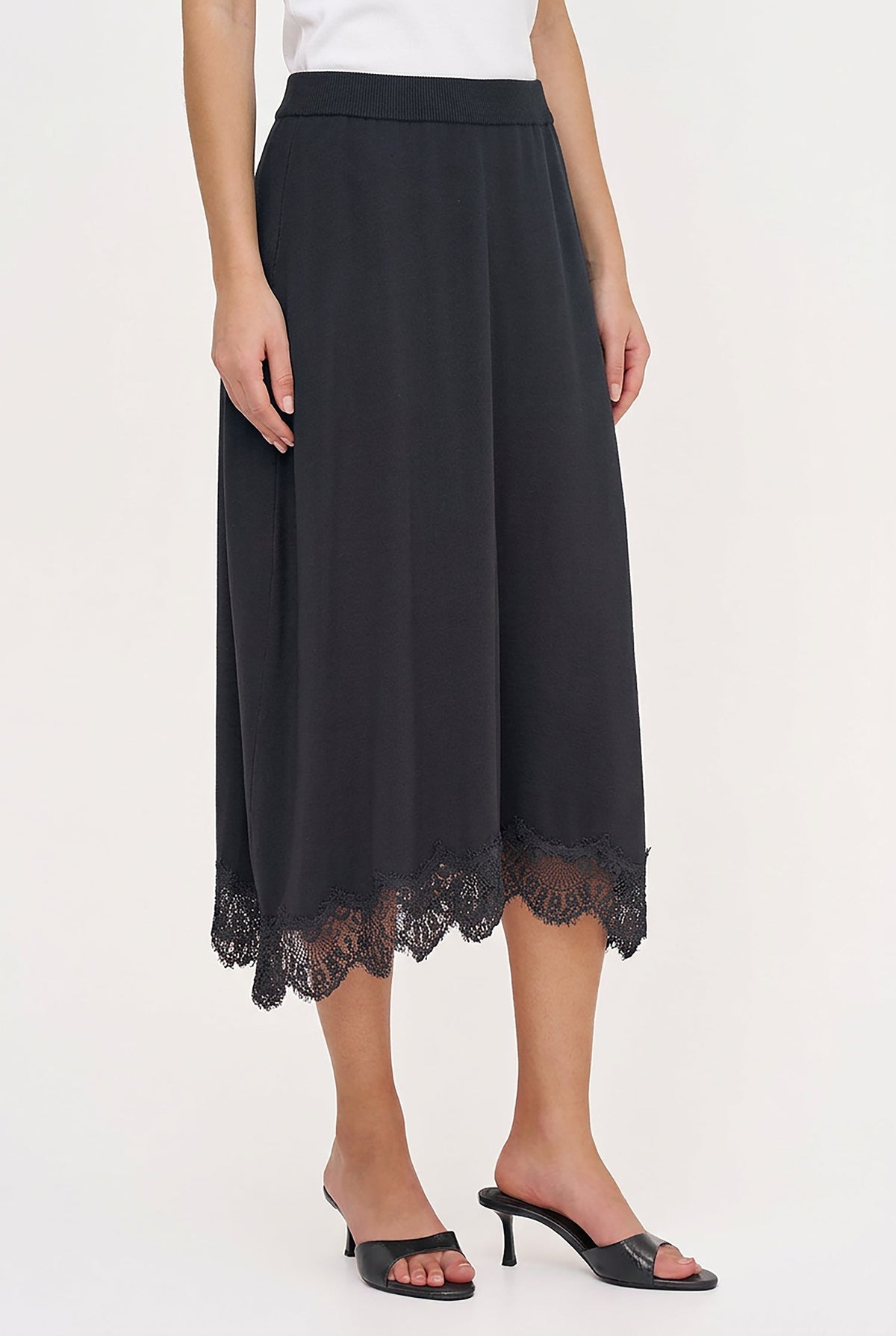 Women's Fine Knit Pull-On A-Line Skirt with Lace Trim