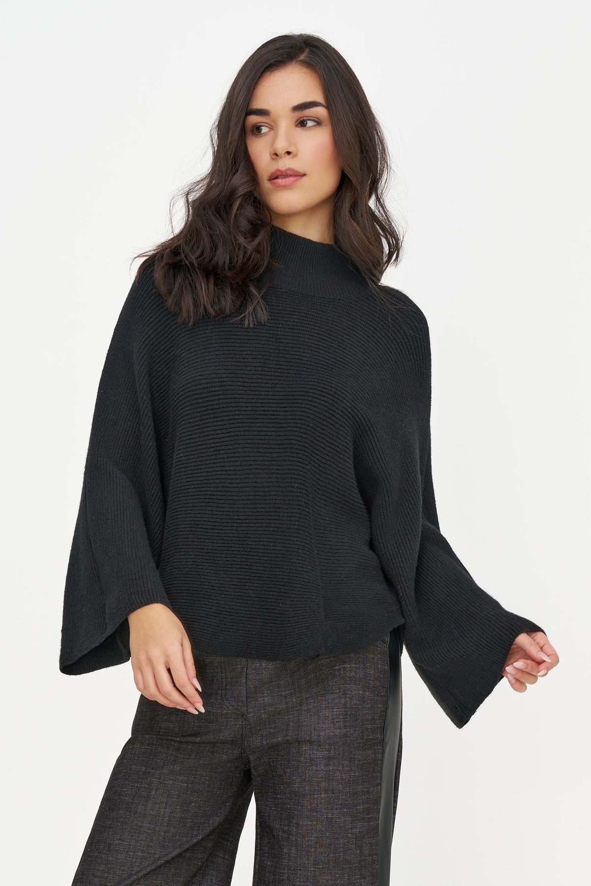 Women's Oversized Rib-Knit Mock-Neck Sweater with Scooped Hem
