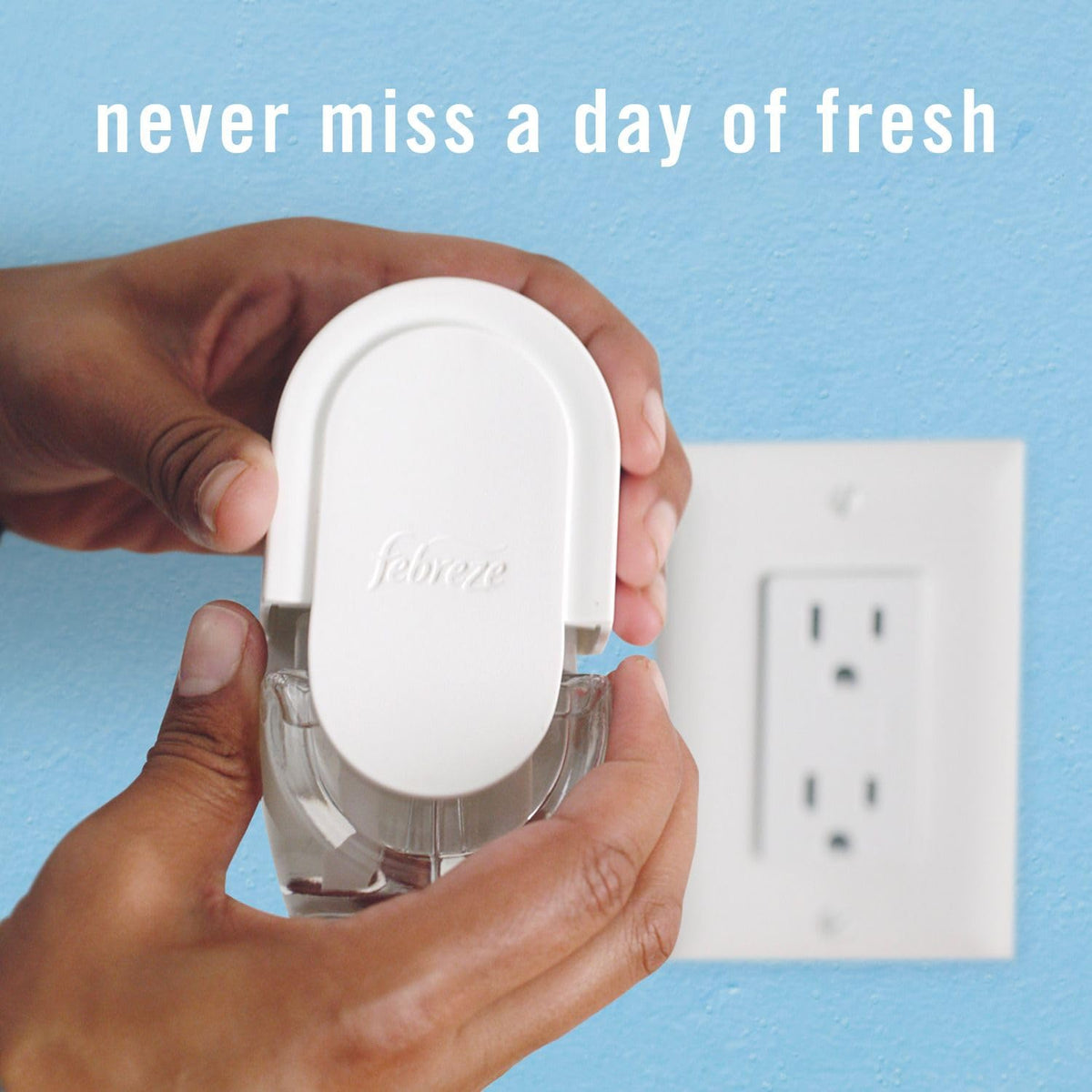 Febreze Plug In Air Freshener, Odor-Fighting Scented Oil Refill for Home and Bathroom and Kitchen, Long Lasting for Strong Odors, Ocean & Mountain Scents, 4 Count 🍁 All In One Marketplace Canada