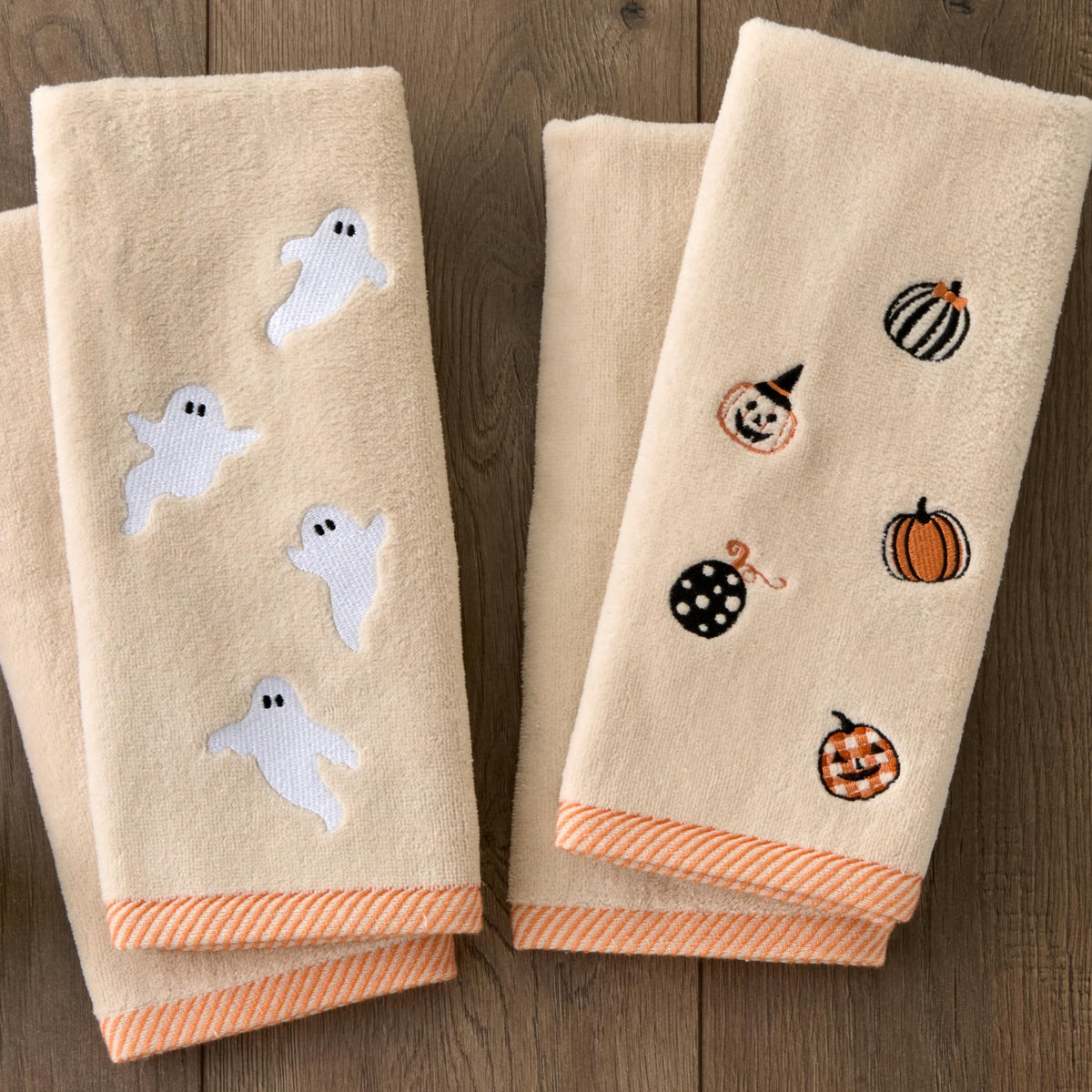 SKL Home Halloween Tossed Pumpkins Hand Towel 2 pc Set for Bath/Kitchen/Bar & Gift