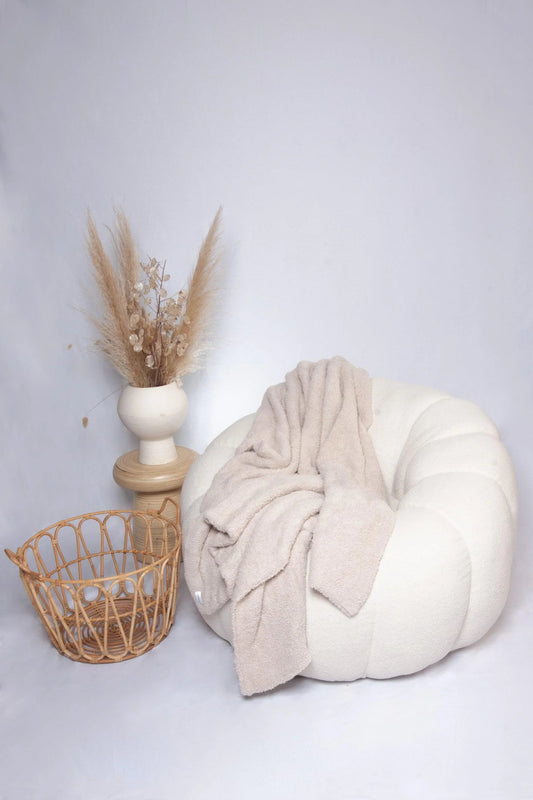 Blushing Beige einfarbige, doppellagige Kuscheldecke