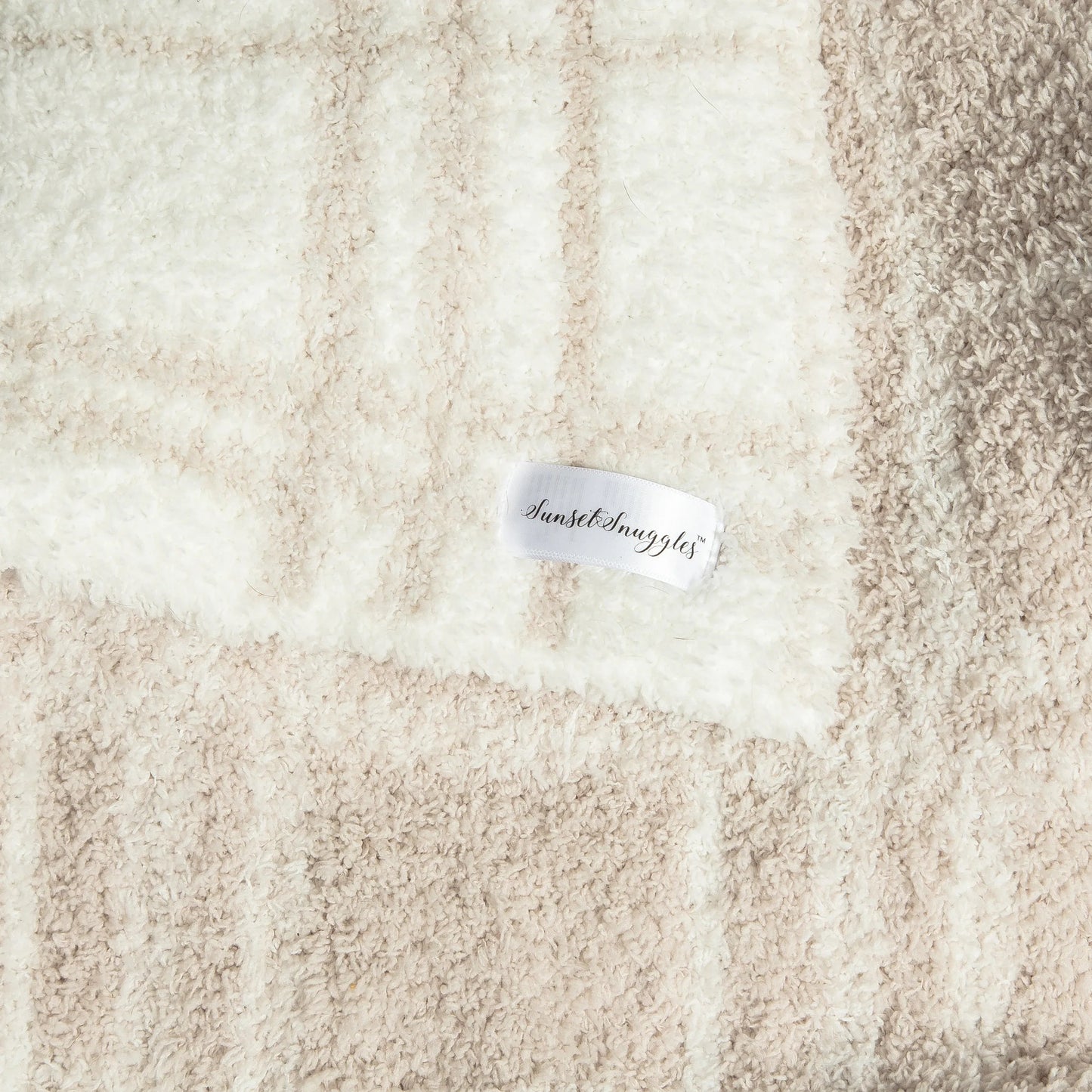 Blushing Beige & White Plaid Print Überwurfdecke