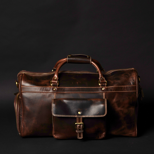 The Voyager Duffle – Braune Duffle Bag aus genarbtem Used-Leder
