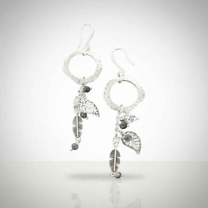 Beaten Ring With Leaf Charms Earrings In Silver Plate