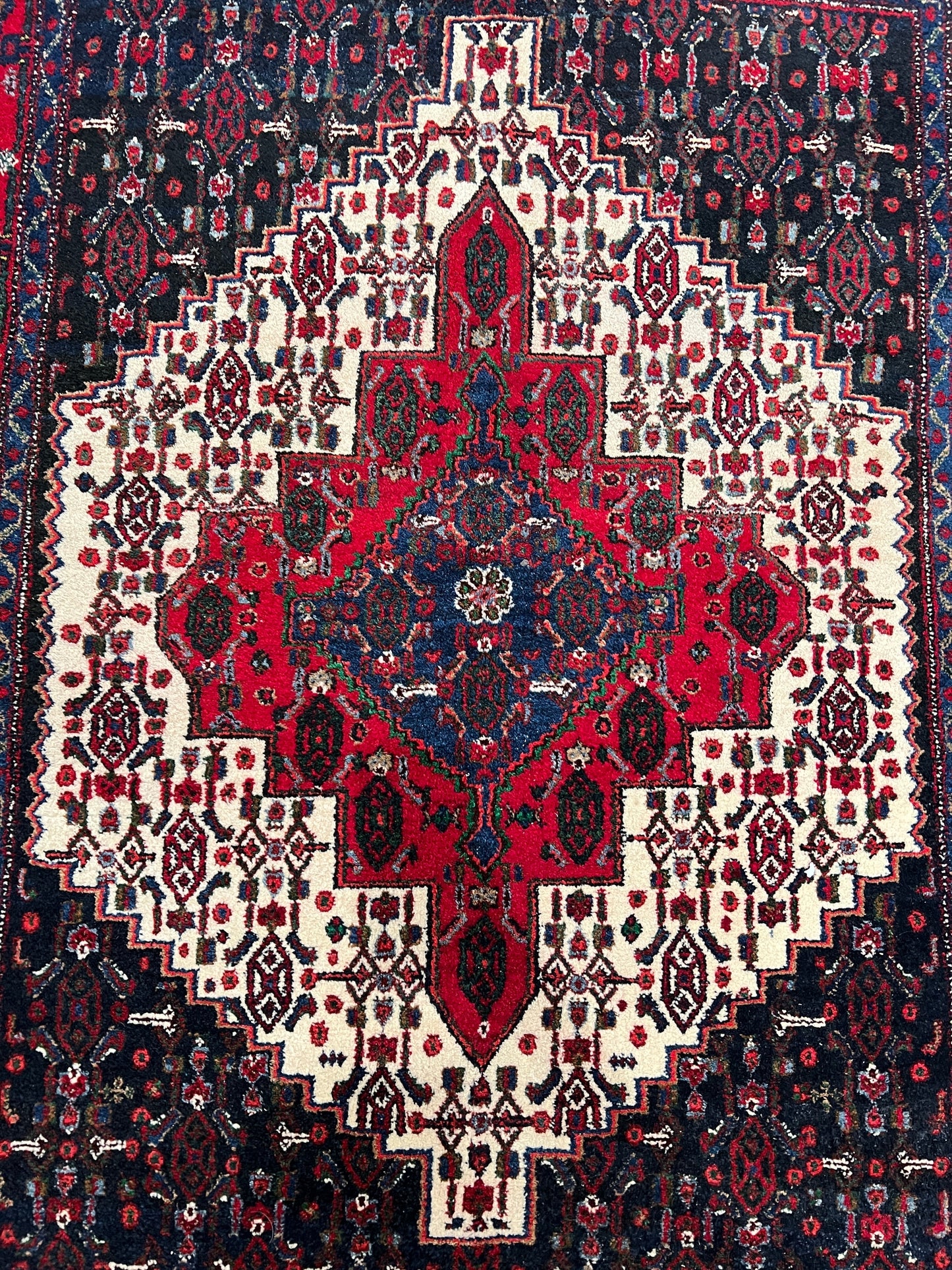 Persian Senneh Rug | 4' 2" x 5' 3"