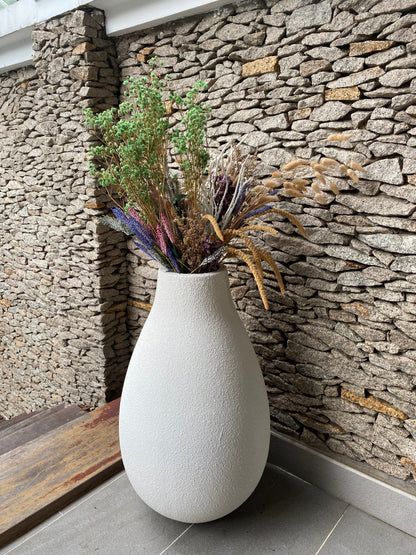 Weiße Vasenkollektion