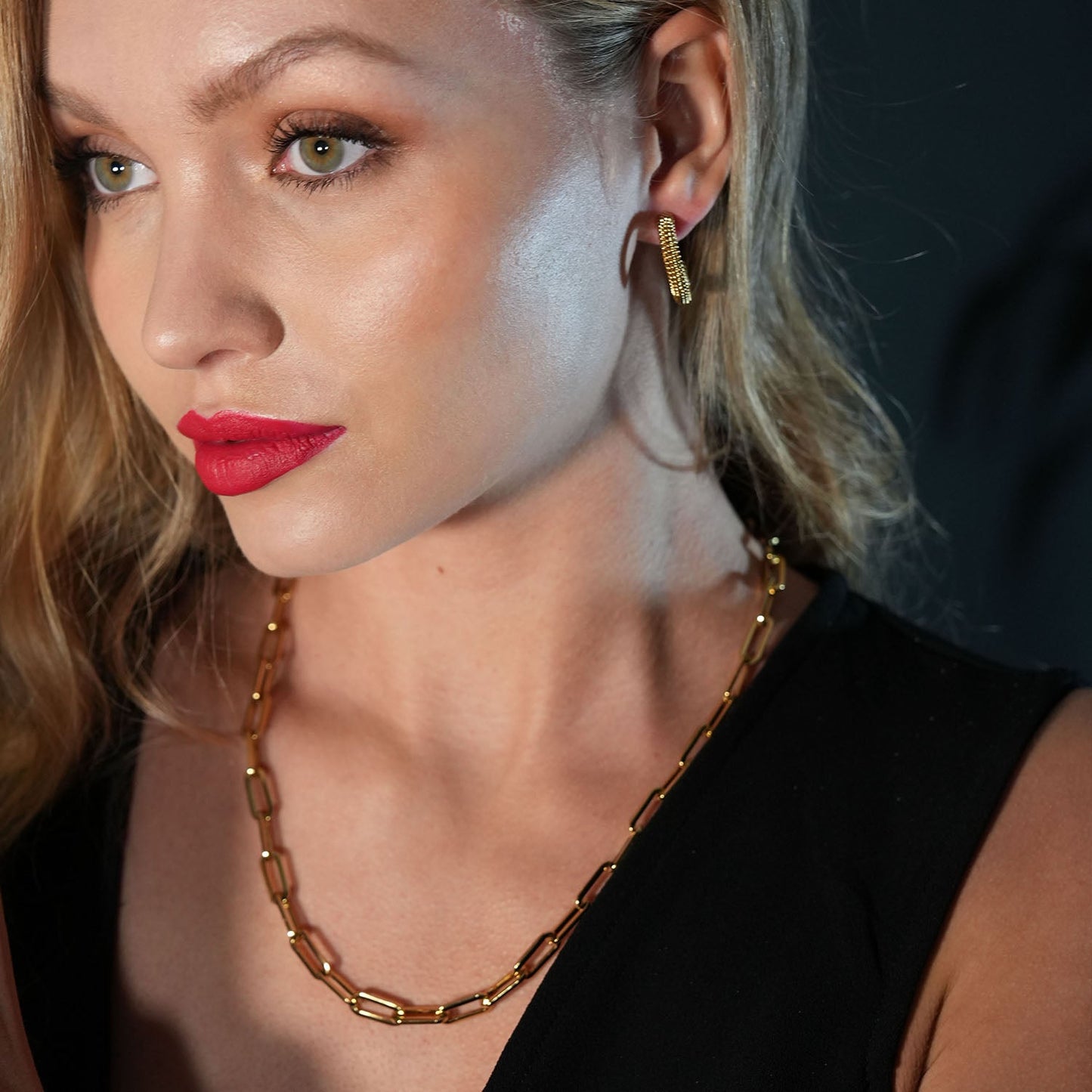 BAYSWATER 22": Contemporary Paper Clip Gold Chain Necklace