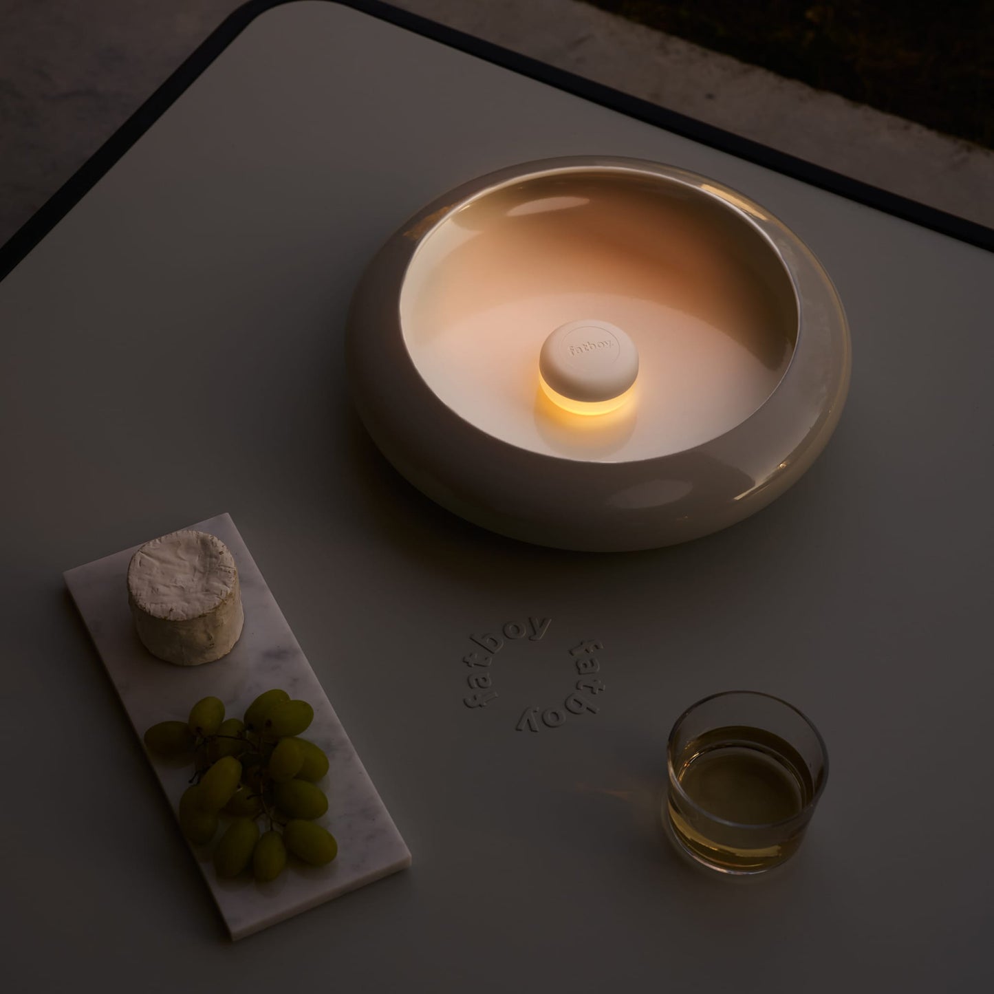 Paletti Table