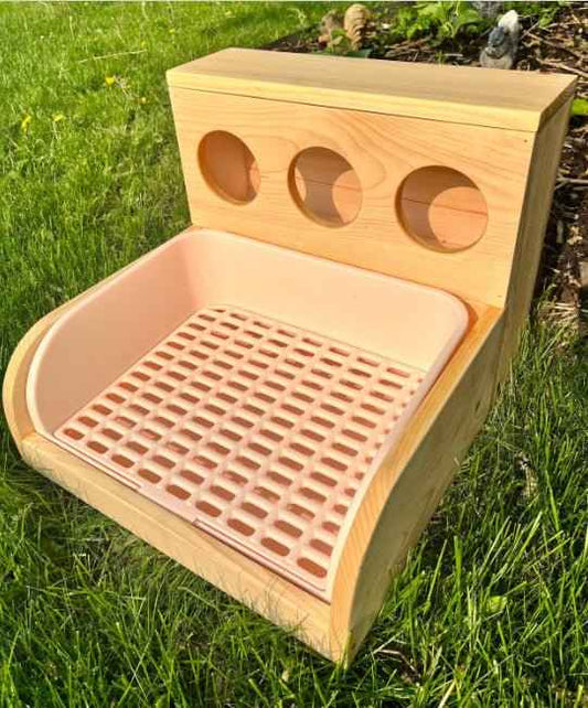 Rabbit Hay Feeder, Litter Box & Mesh Grate