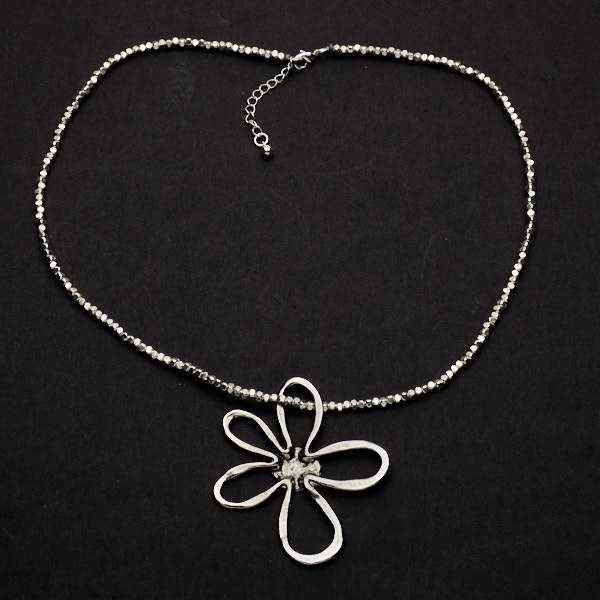 Open Flower Necklace In Silver Plate