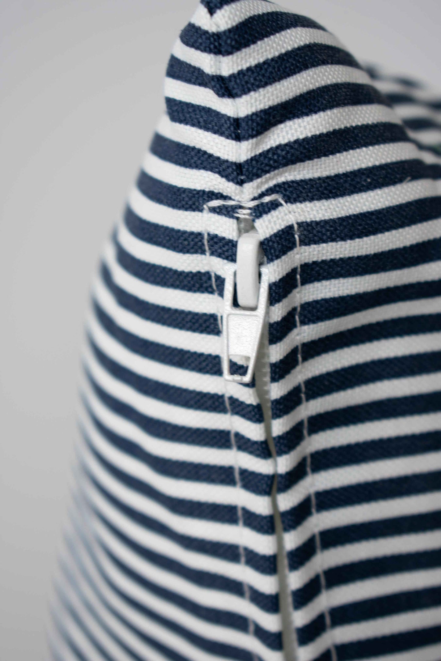 OUTDOOR PILLOW - NAVY STRIPE LUMBA