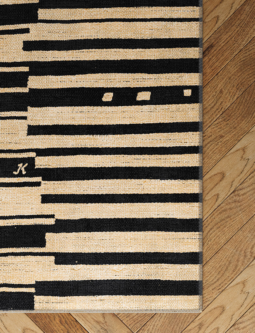 Xelara Natural Black Rug