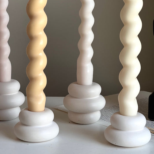 Donut-Kerzenhalter aus Jesmonit: Minimalistische Hochzeitsdeko