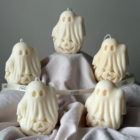 Handgemachte Halloween-Geisterkerze: Sojawachs-Kürbis-Deko