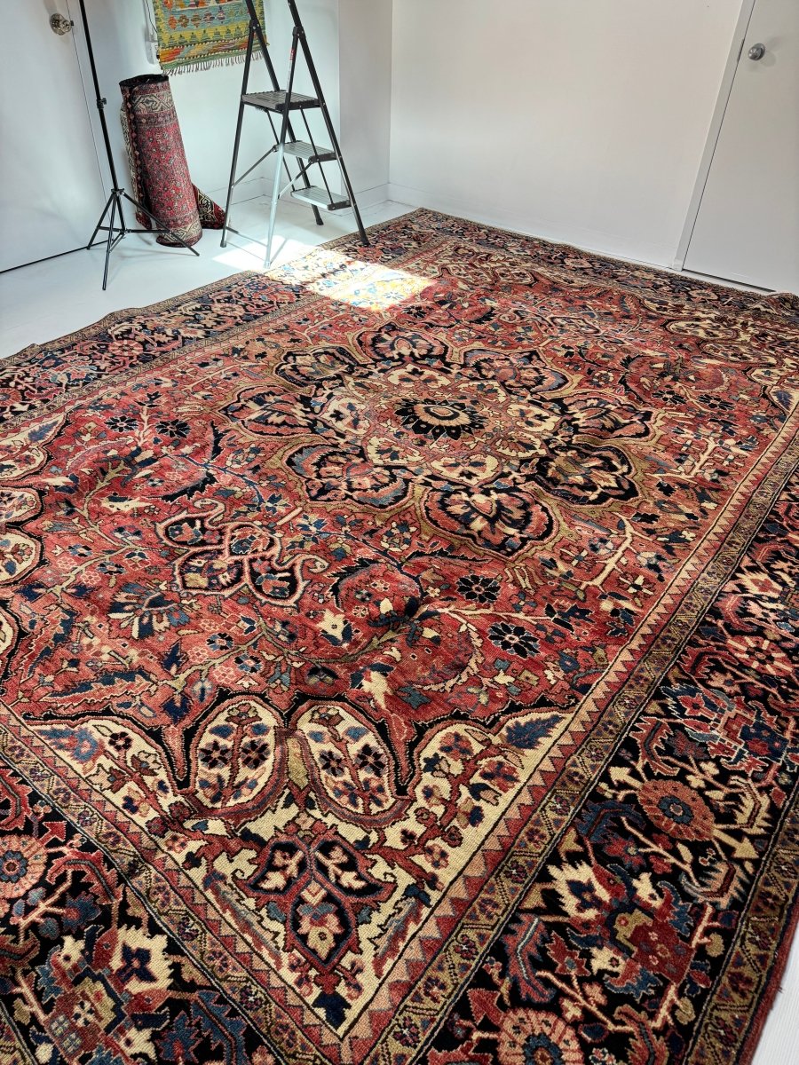 Persian Heriz Rug | 10' 7" x 13' 7"