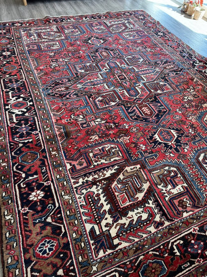 Persian Heriz Rug | 7' 4" x 10' 4"