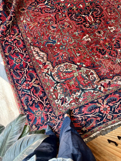Persian Heriz Rug | 9' 8" x 13'