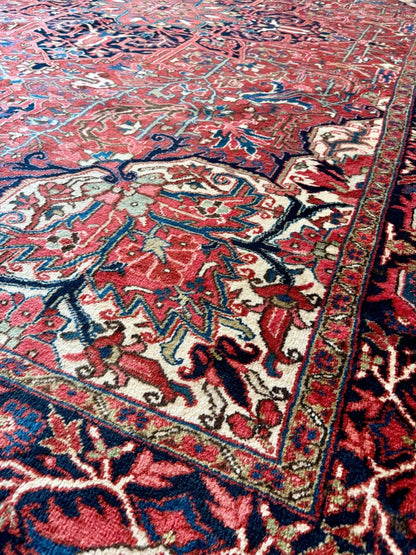 Persian Heriz Rug | 9' 8" x 13'