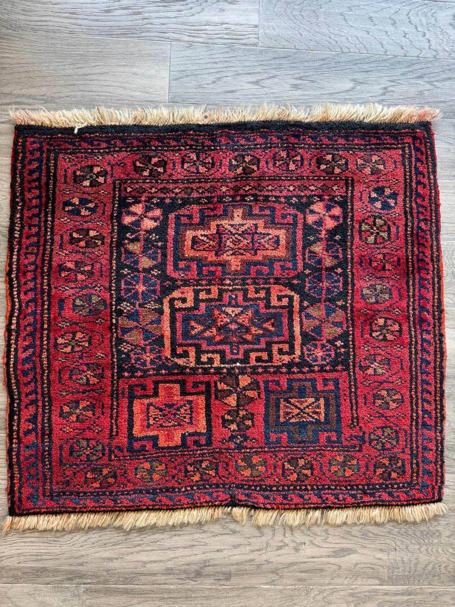 Persian Lori Rug | 2' 5" x 2' 7"